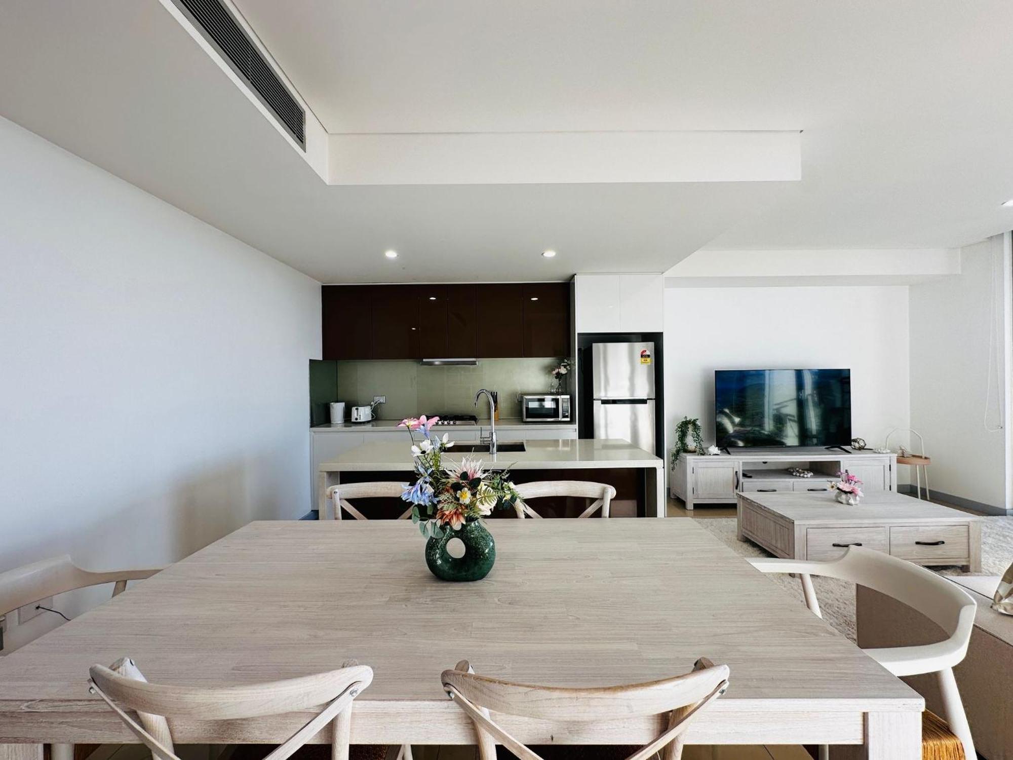 Modern 3-bedroom Apartment, Ryde Nsw 2112 Apartment *