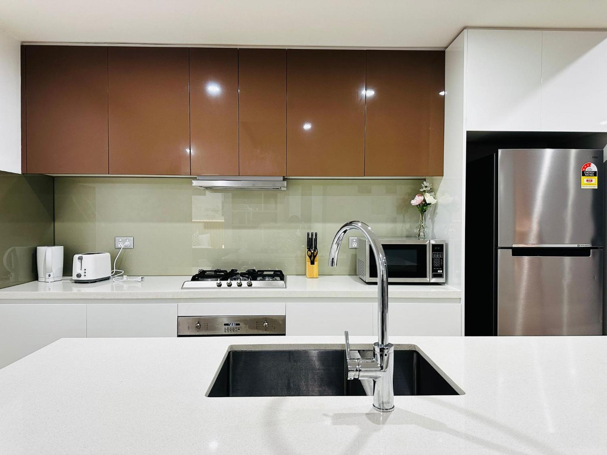 Modern 3-bedroom Apartment, Ryde Nsw 2112